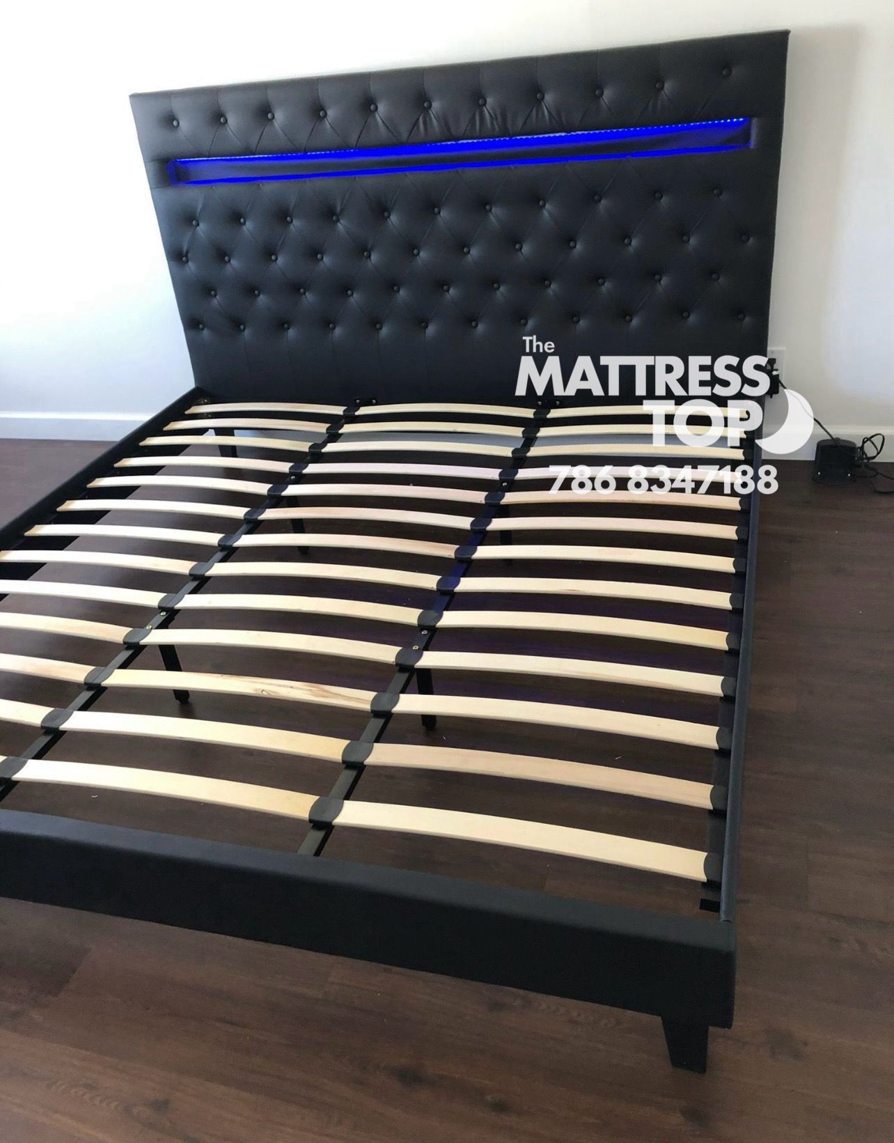 Cama Queen Bed Frame Black LED ( Only 10 Down)