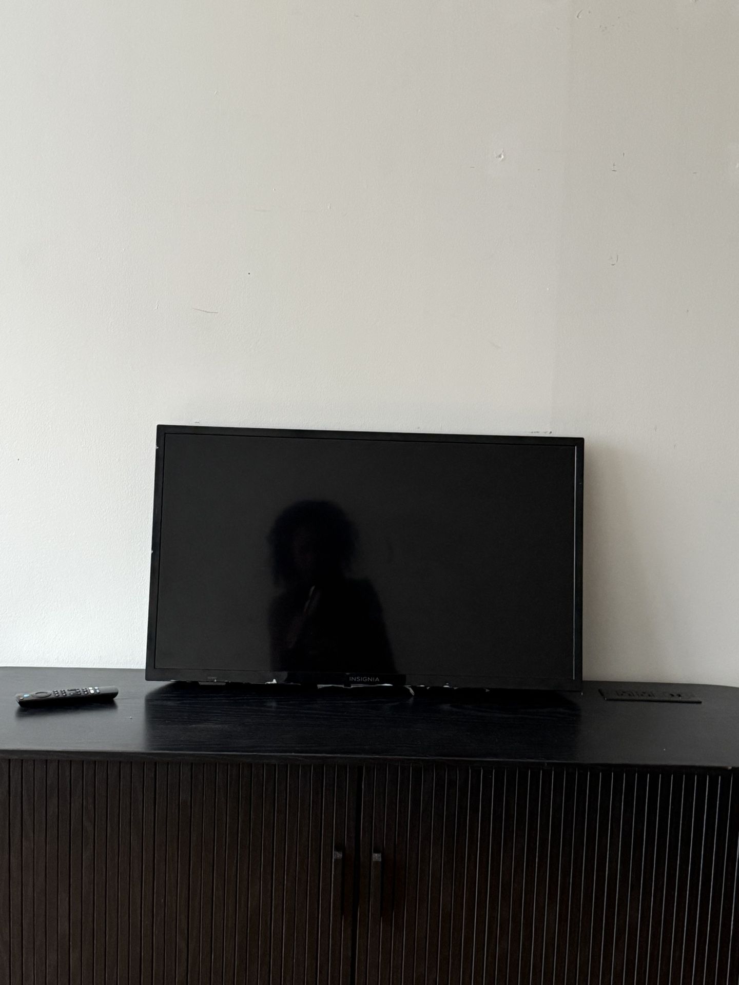 32” Insignia TV