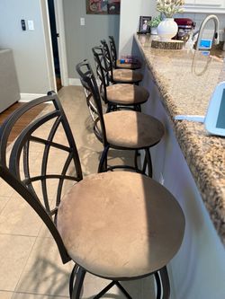 Set of 5 Swivel Bar Stools