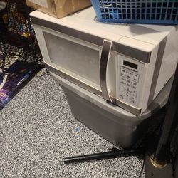 Hamilton Beach Microwave Oven