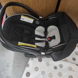 Graco Car Seat Like New 