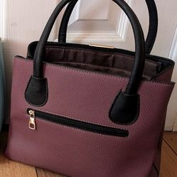 small vegan leather burgundy purse handbag with crossbody strap like-new