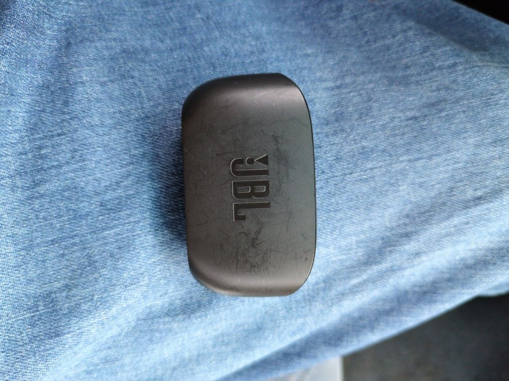 JBL EARBUDS 