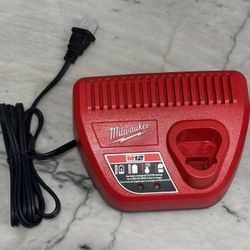 Milwaukee M12 Charger
