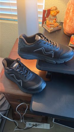 MBT Tennis shoes