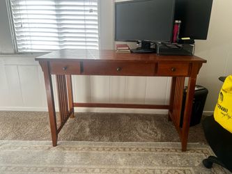 Computer desk