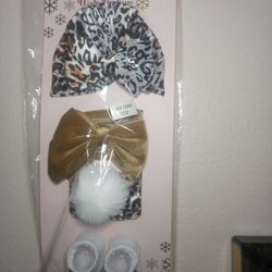 Brand New Baby Baby Turban Head Bands Booties Set