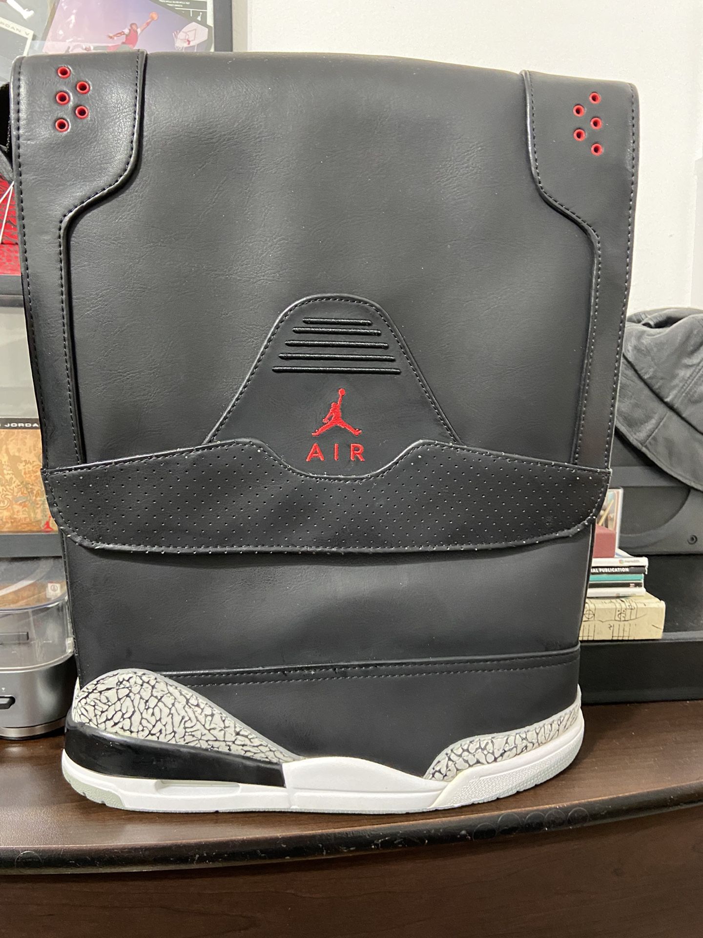 JORDAN BLACK CAT 3 MESSENGER BAG