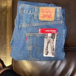 Levi’s Jean 38x30 Loose Straight ** (42)