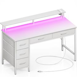 Hello kitty Vanity setup complete table+mirror