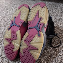 AIR JORDANS VI Piston Colorway Sz 8.5