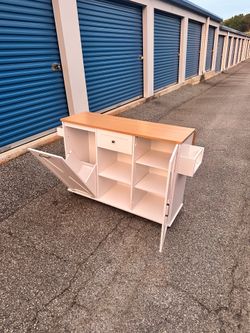 Kitchen Vanity on Wheels‼️Table Top Collapse‼️Many Uses‼️$130‼️DELIVERY AVAILABLE FOR EXTRA FEE