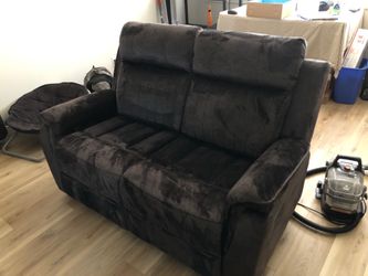URGENT recliner couch