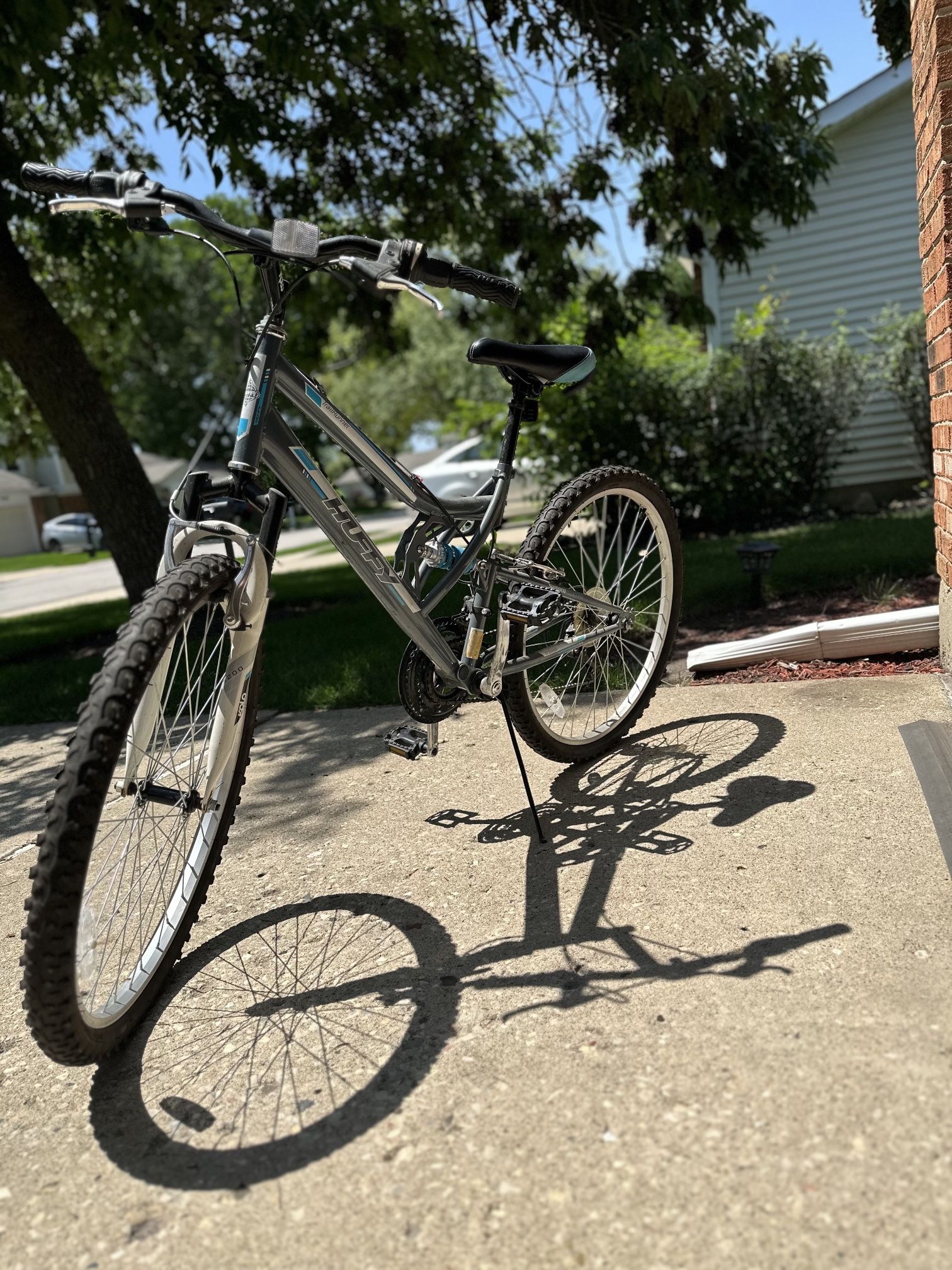 Huffy Trail Runner Bike Unisex 18 speed With Dual Suspension