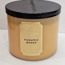 New Bath And Body Works 3wick candle PINEAPPLE MANGO w/ notes of raspberry , mango, pineapple juice 