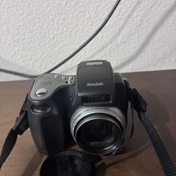 Kodak EasyShare Digital Camera – Schneider-Kreuznach Lens – Vintage