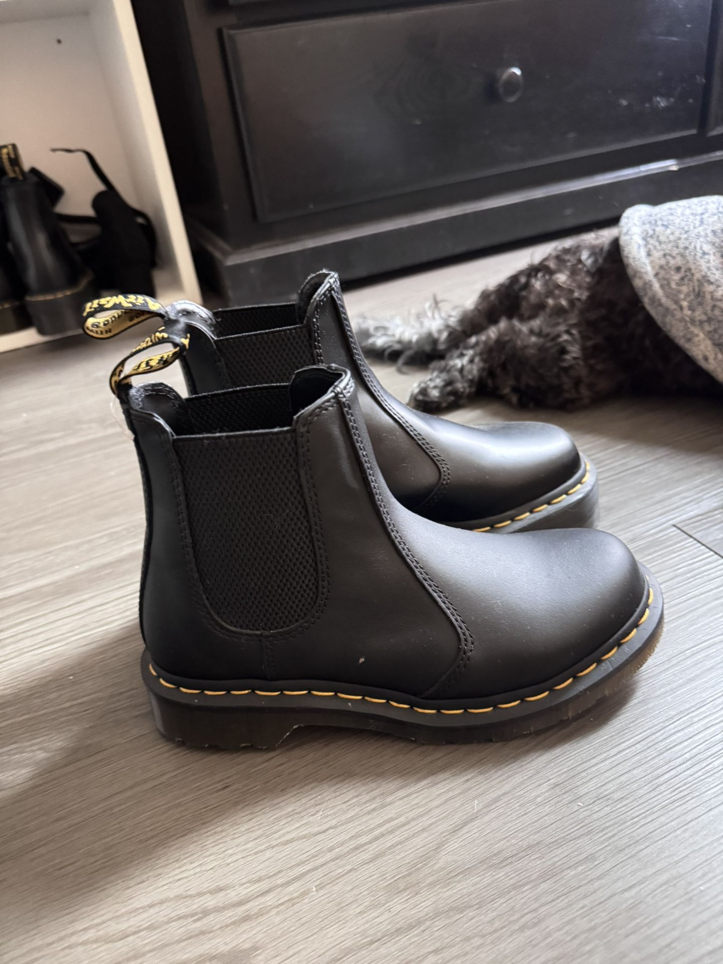 DR martens BOOTS SIZE 7 For Women Black 