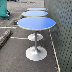 Free Round Display Tables