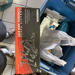 Control arm kit incomplete