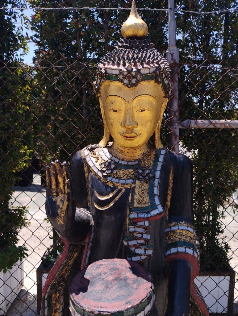 Abhaya Mudra Buddha