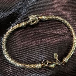 Bracelet with Decorative Knot