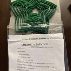 2 Avon Holiday Cookie Cutter Sets 