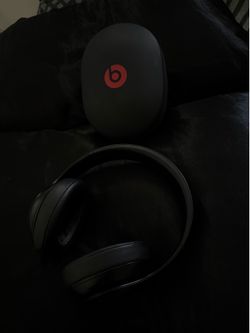 Beats w case (noise cancellation)