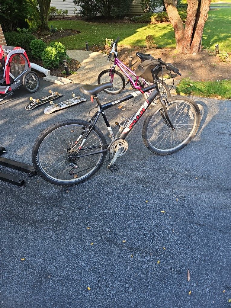 Fuji M-600 Bicycle