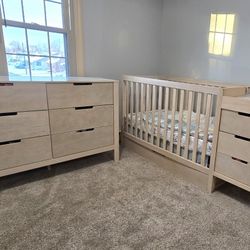 DaVinci 4 In 1 Crib And 6 Drawer Dresser 