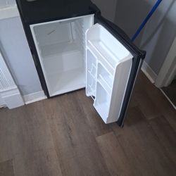 Chefmate Mini Fridge