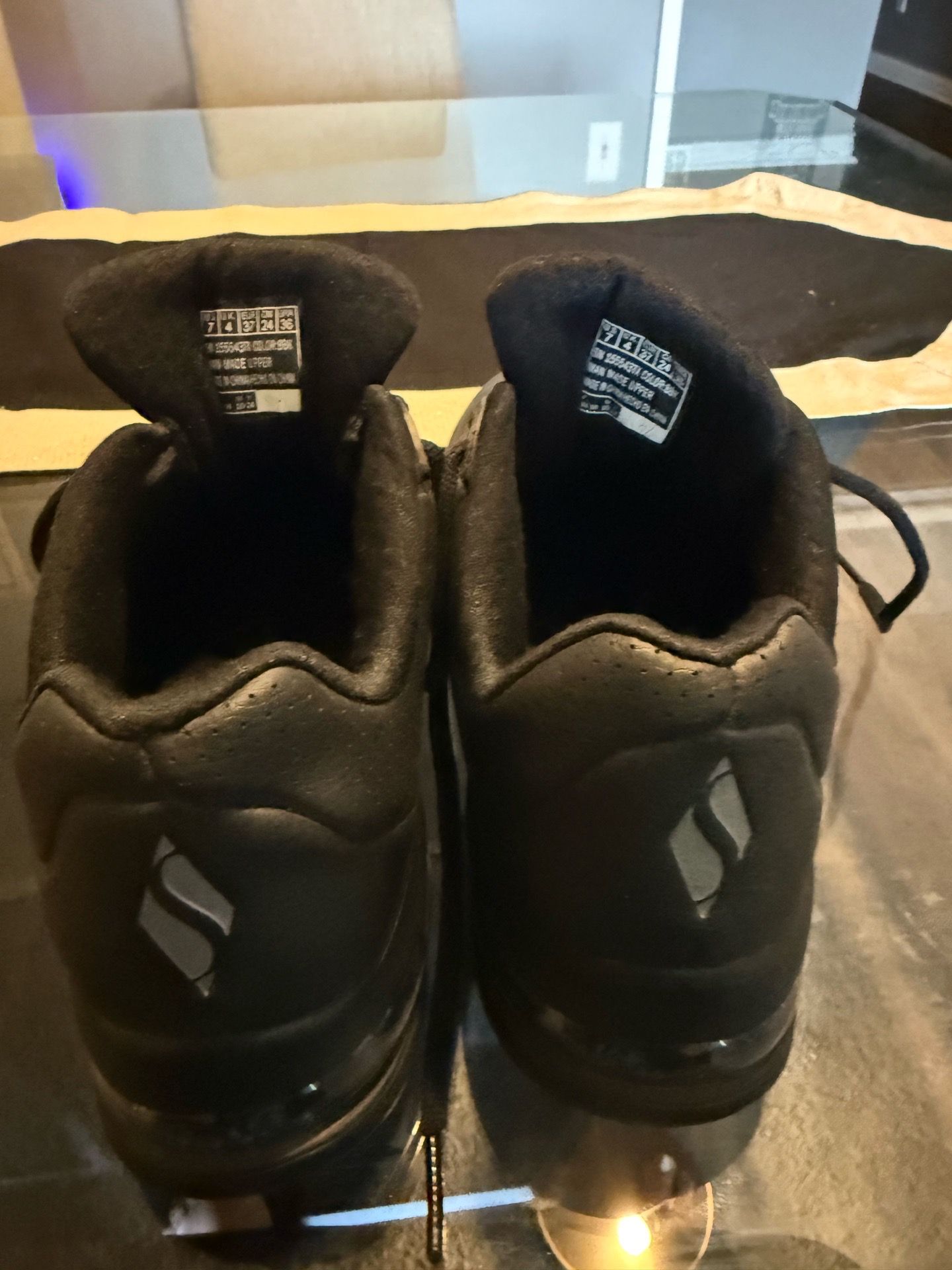 Women Blk Skechers Sz 7