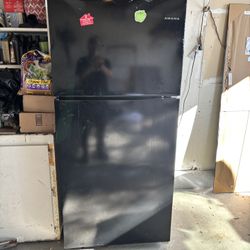 Amana Refrigerator 