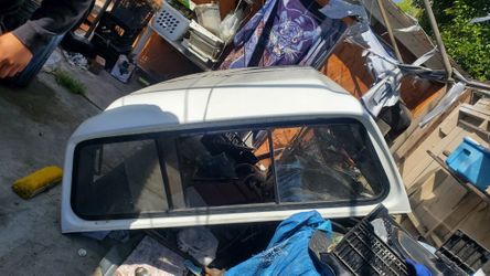 8 FOOT TRUCK CAP, toppers ,FIBERGLASS COVER, White Missing 2 Windows