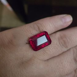 21 carat certified red ruby!!! Lab Grown STUNNING 'pigeon blood'