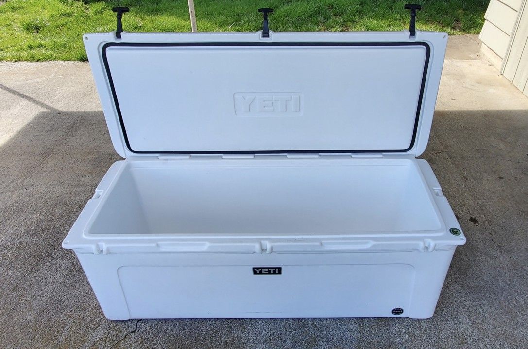 Yeti 250 Qt. Tundra Hard Cooler (Obo)