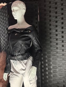 🖤 Women’s Black Faux Leather Moto Jacket – Off-Shoulder Style