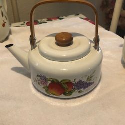 N.O.S Vintage’Apple & Grapes’ Tea Kettle Available Read Description 