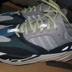 Yeezy Waverunner 10.5