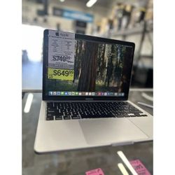 MANAGER’S SPECIAL 13" MacBook Pro Retina Touch Bar 1.7 i7 16GB RAM 256GB SSD 2020