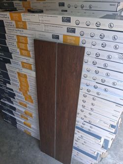 Style Selections Chestnut Oak 20-mil Waterproof Vinyl Flooring Luxury New