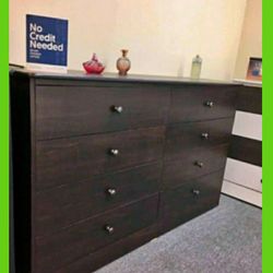 8 drawers dresser/ Eight drawers dresser