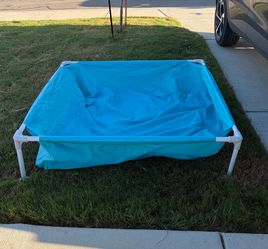 Intex kiddie pool 15.00