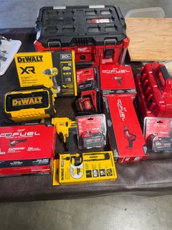 Milwaukee dewalt tool lot