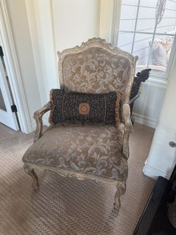 Vintage elegant Armchair 