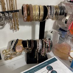 Bracelet Stand