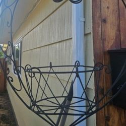 Metal Hanging Flower Basket 