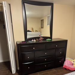 Dresser with Mirror 