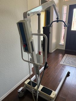 Battery powered Hoyer lift
