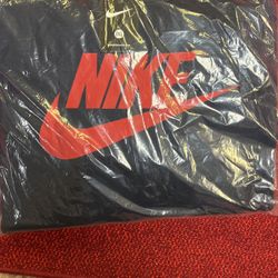 3XL NAVY BLUE AND RED NIKE HOODIE AND SWEATPANTS 