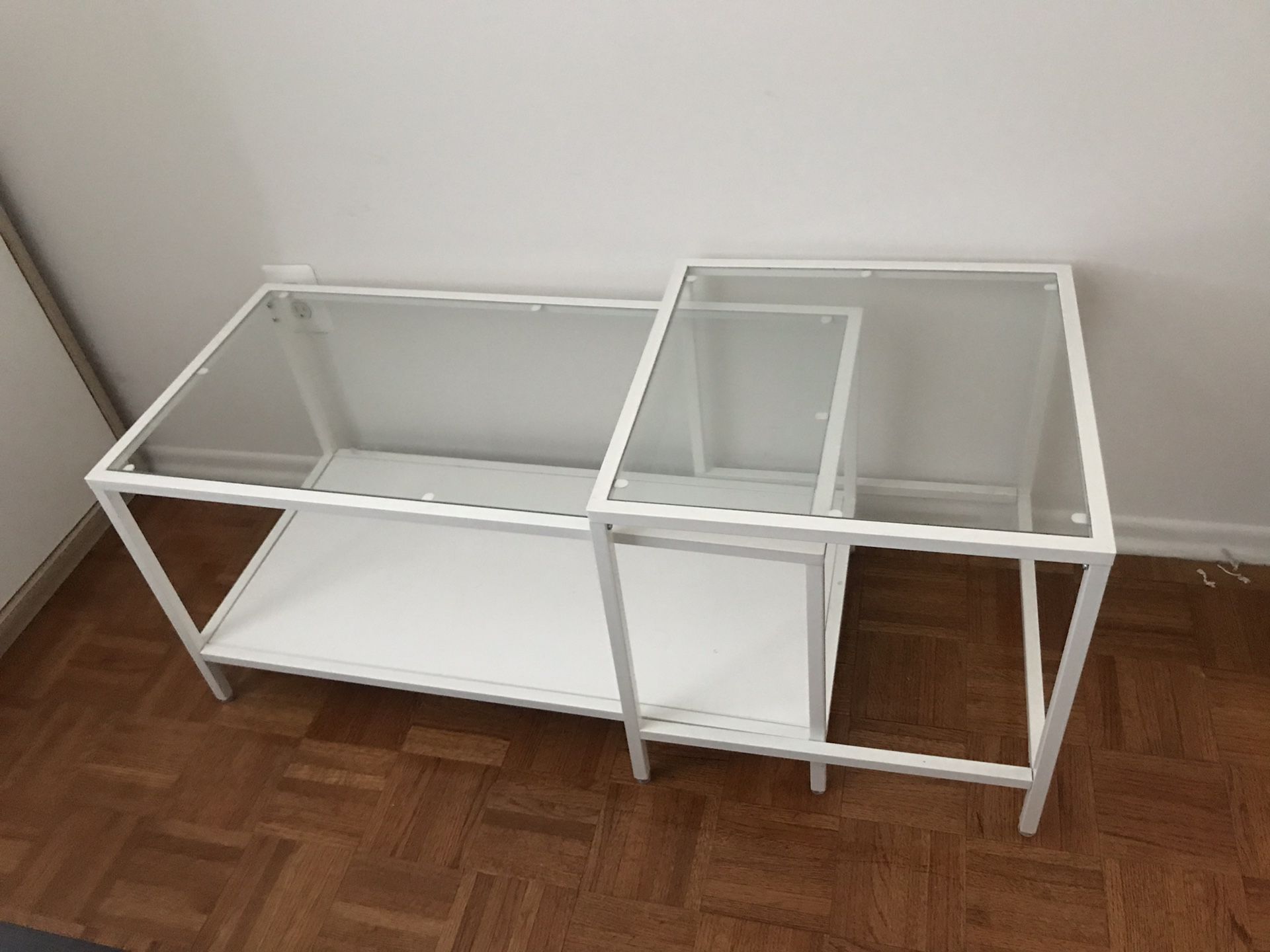 White metal glass extendable coffee table
